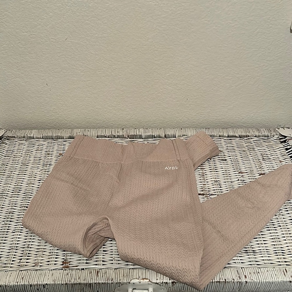 Aybl Luxe Textured Seamless Leggings